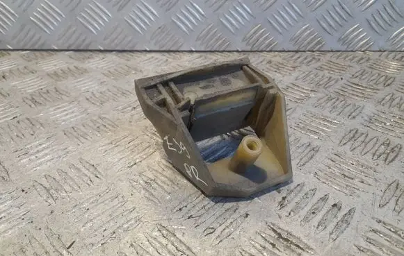 BMW 5 E39 Radiator mount bracket 17112247895