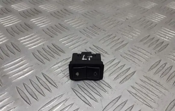 BMW 5 E39 Electric window control switch 8368974