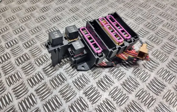Audi A4 S4 B8 8K Fuse module 8t8971845 2730366