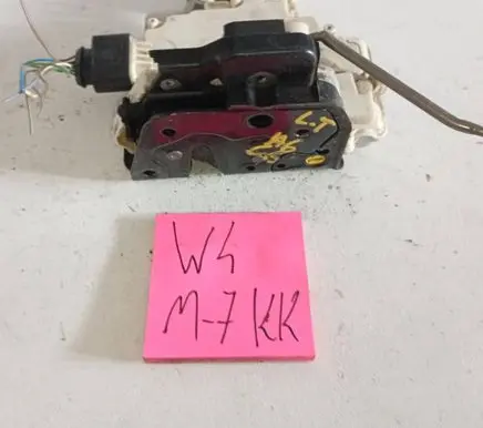 Audi A6 Allroad C6 Rear door lock 4F0839015A