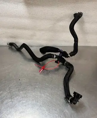 Engine coolant pipe/hose