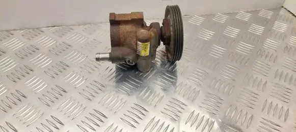 Dacia Sandero Power steering pump 7700840105 28247182