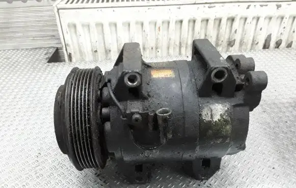 Volvo V70 Air conditioning (A/C) compressor (pump) 8708581