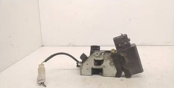 BMW 7 E38 Front door lock 40620751 8352165