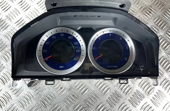 Volvo XC60 Speedometer (instrument cluster) 31327586AA 31327586