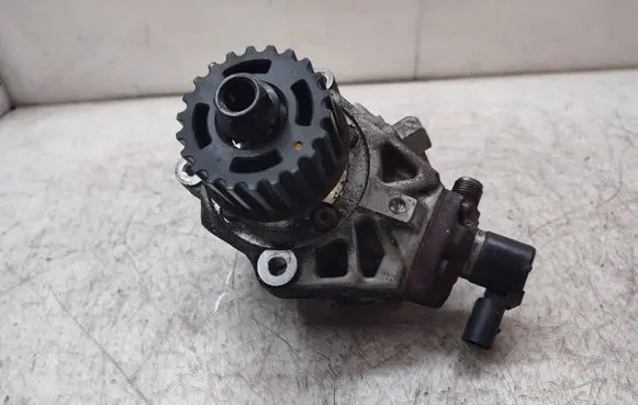 KIA Optima Fuel injection high pressure pump 331002U000