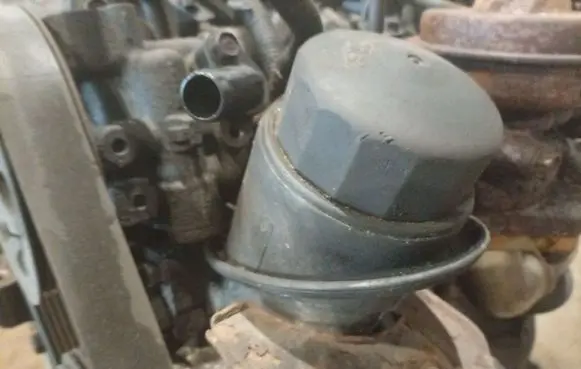 Honda FR-V Oil filter cover