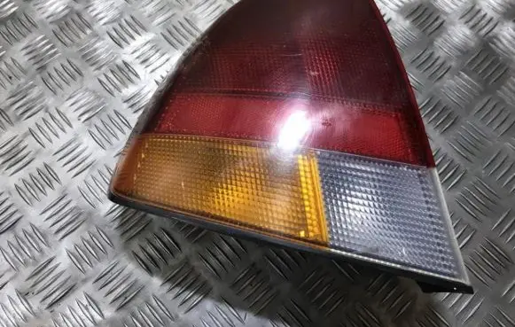 Mitsubishi Carisma Rear/tail lights