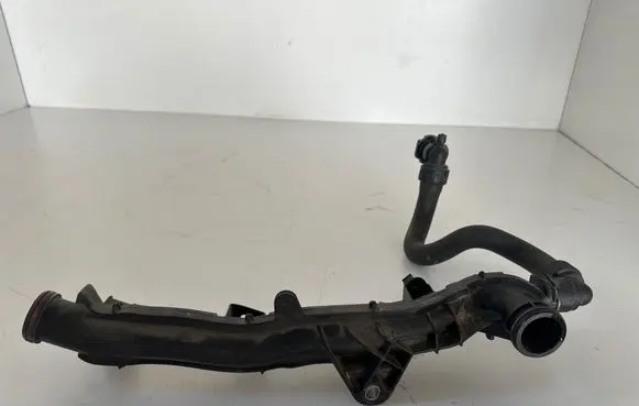 Engine coolant pipe/hose