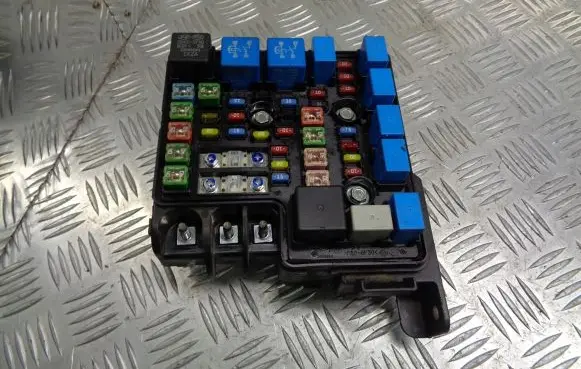 KIA Ceed Fuse box cover