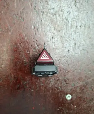 Mercedes-Benz B W245 Hazard light switch 1698207410 33450201