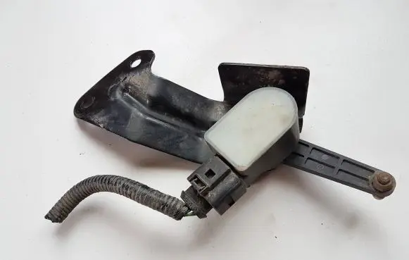 Nissan Navara D23 Rear air suspension level height sensor 5381289901 6PM01019535