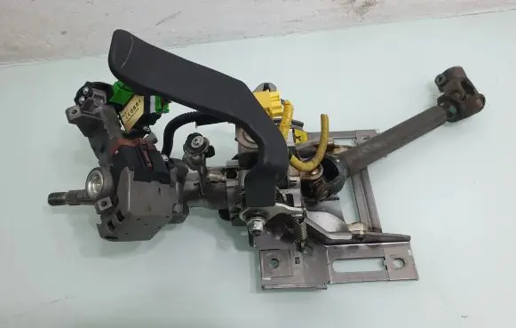 Steering wheel axle set