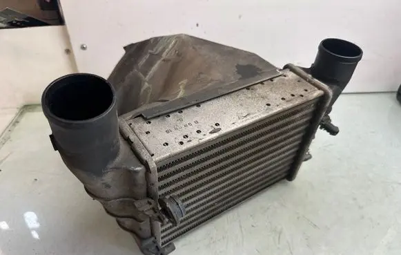 Volkswagen PASSAT B5 Intercooler radiator 058145805A