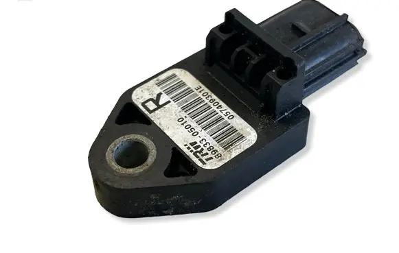 Toyota Avensis T250 Airbag deployment crash/impact sensor 8983305010 057409301E