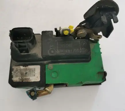 Volvo XC90 Front door lock 8650551