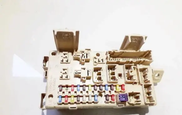Toyota Corolla Verso AR10 Fuse box set 892210f020 07061920353301