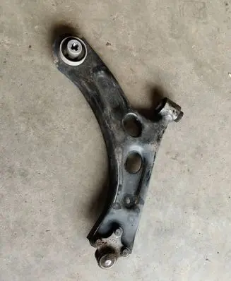 Peugeot 208 II Front lower control arm/wishbone 1224SL