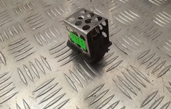 Renault Modus Coolant fan relay 3000100
