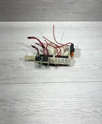 BMW 5 E39 Fuse module 8371884