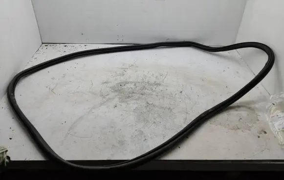 Skoda Kamiq Front door rubber seal