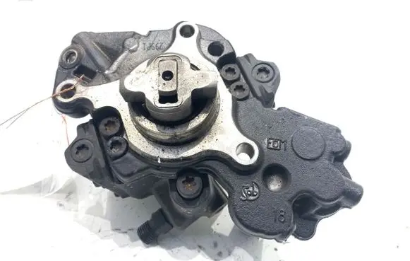 Citroen DS5 Fuel injection high pressure pump 9687959180