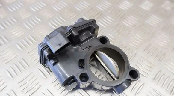 BMW 7 G11 G12 Throttle valve 8512452