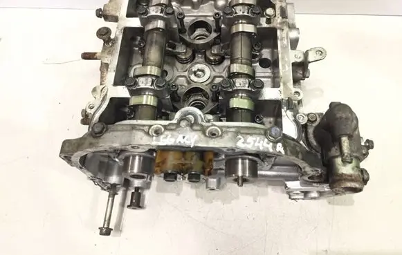 Subaru Legacy Engine head T20D