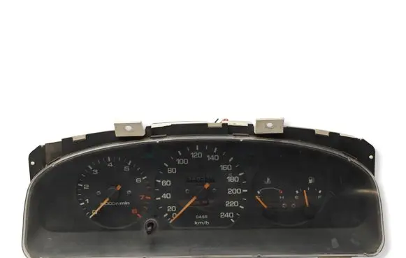 Mazda 626 Speedometer (instrument cluster) PLH57