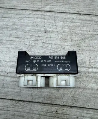 Volkswagen Sharan Coolant fan relay 701919506 899978000