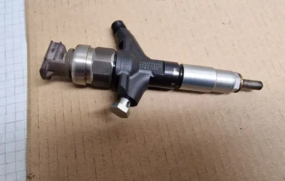 Fuel injector