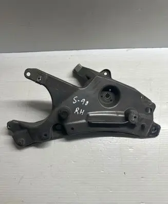 Volvo S90, V90 Fender mounting bracket 31378985