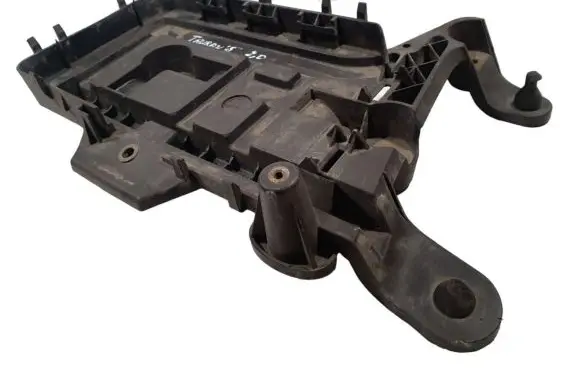 Volkswagen Touran I Battery box tray 1K0915333B