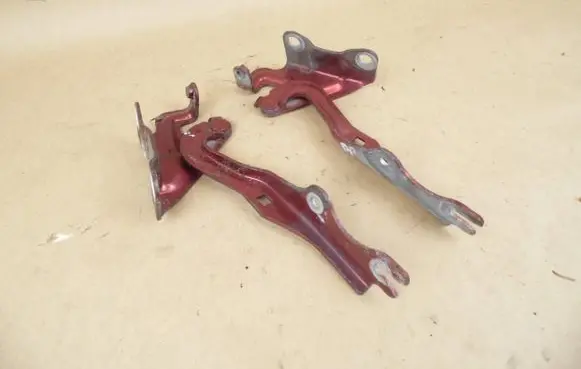 Mazda CX-7 Engine bonnet/hood hinges 