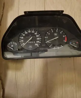 BMW 5 E34 Speedometer (instrument cluster) 220300208