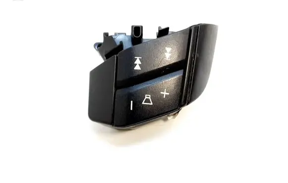 Volvo XC90 Steering wheel buttons/switches 8685484