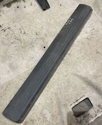 Mitsubishi Pajero Front sill trim cover MR402145