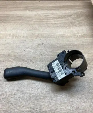 Audi A6 S6 C5 4B Indicator stalk 8L0953513G