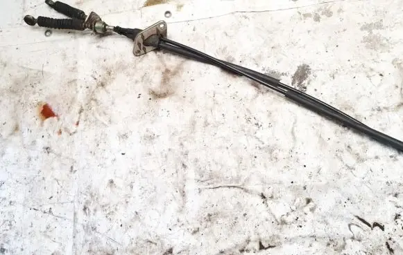 Volvo S40, V40 Gear shift cable linkage