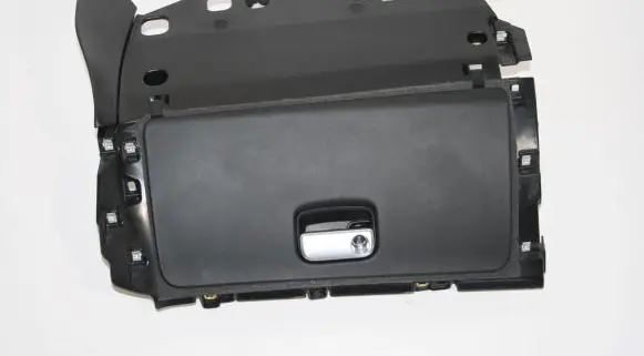 Porsche Macan (95B) Glove box