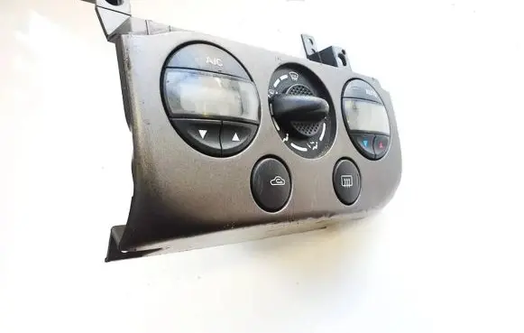 Nissan Primera Climate control unit 275109f600