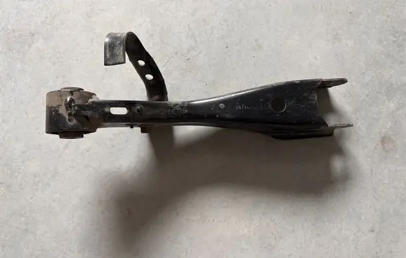 Toyota GT 86 Rear control arm SU00300360