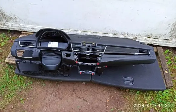 BMW 2 F46 Dashboard