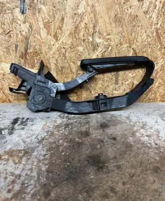 Mercedes-Benz E W211 Accelerator throttle pedal A2113000404