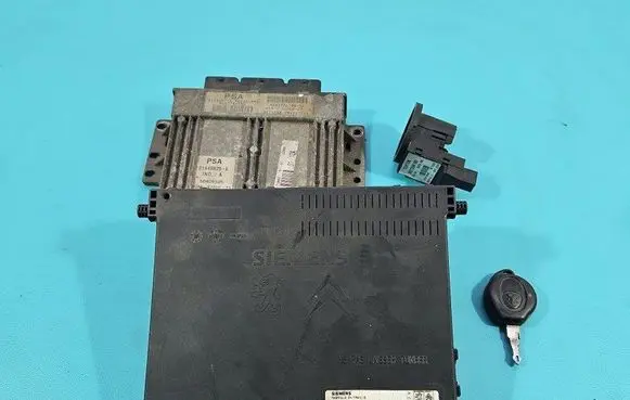 Peugeot 206 Engine control unit/module ECU 9643782480 IMPRK1472403
