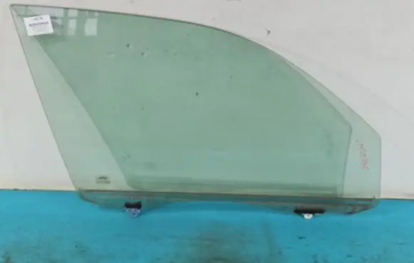 Toyota Land Cruiser (J200) Front door window glass four-door IMPRK1429795