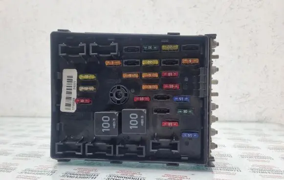 Volkswagen PASSAT B6 Fuse module 3C0937125