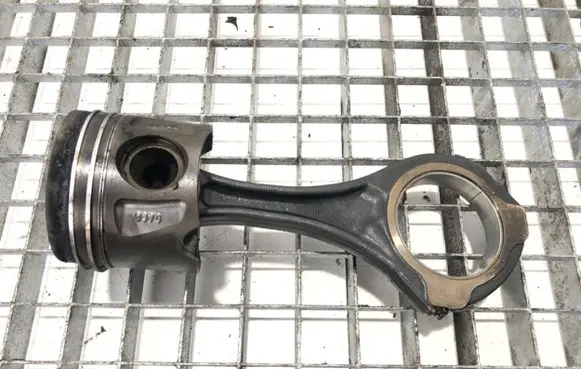 Mercedes-Benz Sprinter W906 Piston with connecting rod 8370642899