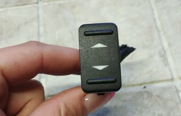 Ford Mondeo MK IV Electric window control switch 6M2T14529AD 2202CD3267