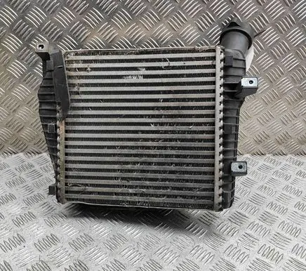 Volkswagen Touareg II Intercooler radiator S5027003 7L0117339